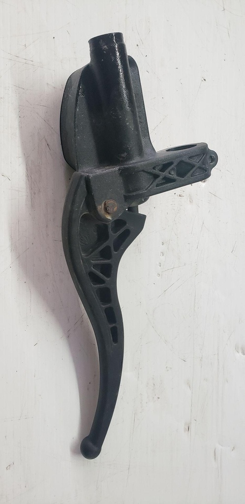 MASTER CYLINDER RH
