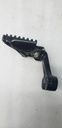 BRACKET, FR FOOTREST L 05%