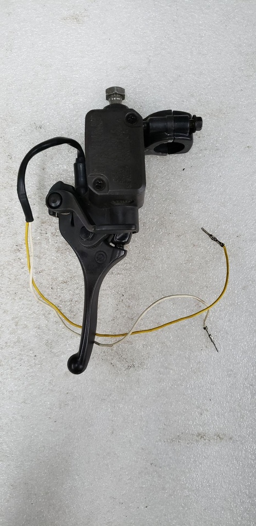 MASTER CYLINDER