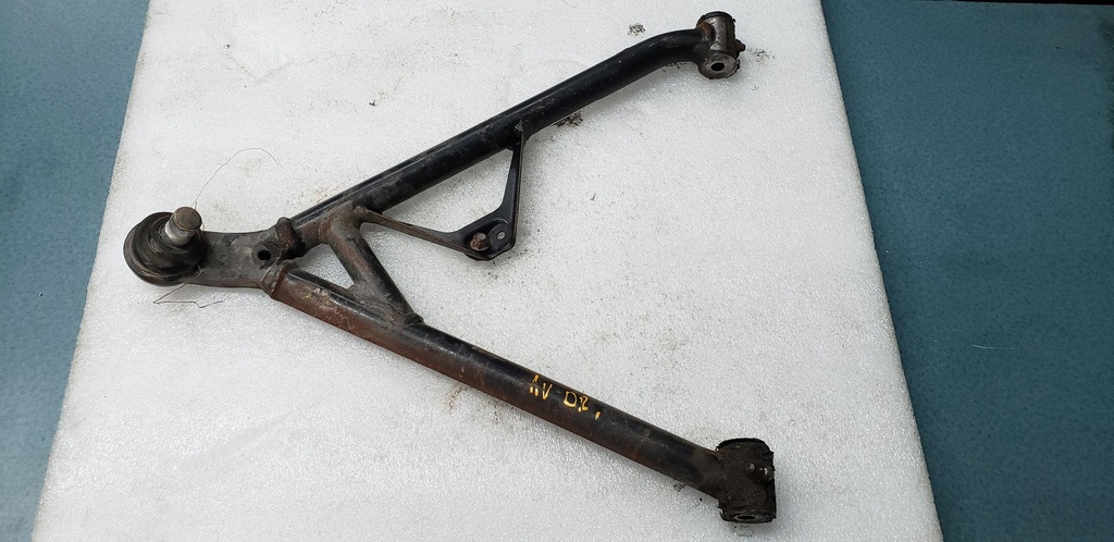 Black RH Lower Arm - 706201875 can am