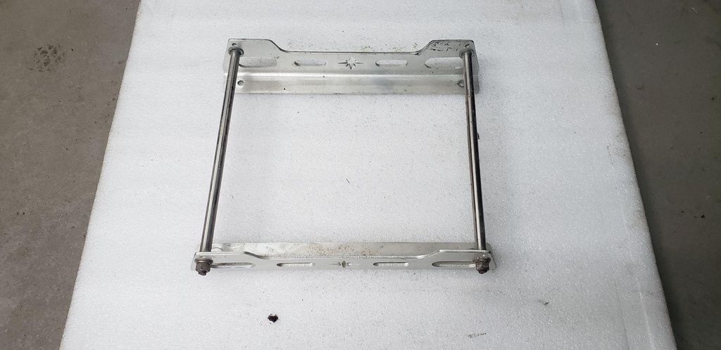 POLARIS FUEL CAN RACK