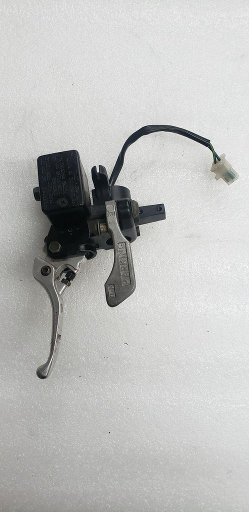 YAMAHA Master Cylinder Sub Assy - 8FA-W2587-00-00