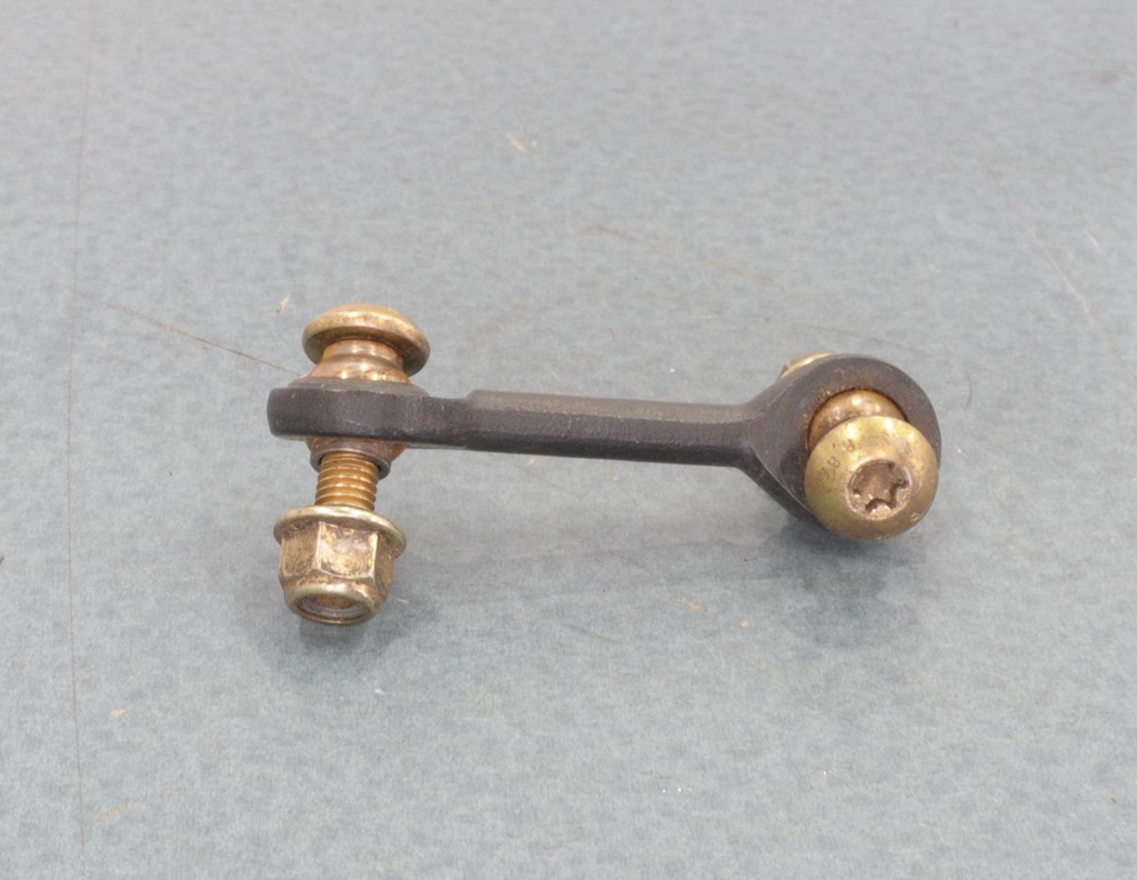 8JPF386F0000-00501.jpg