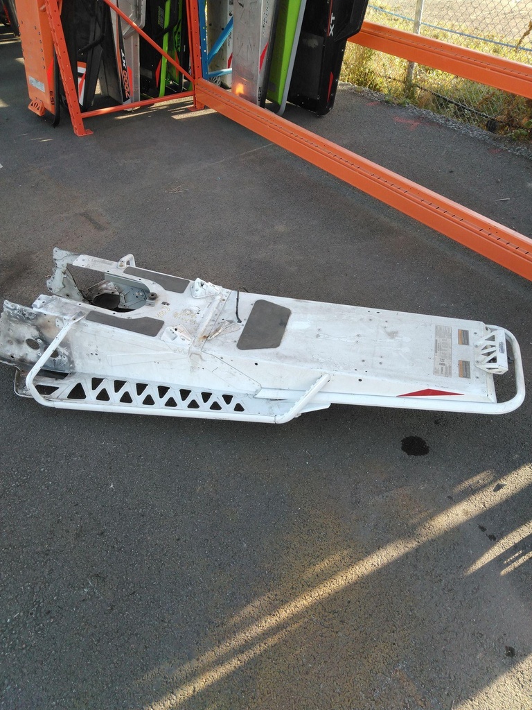 8JYF19113000-002