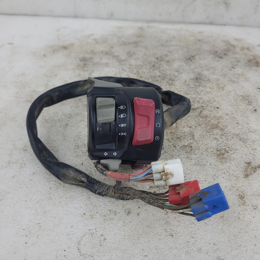 [CF03002] (new ref. 9dqv-166000-4000-10) handlebar switch, lh