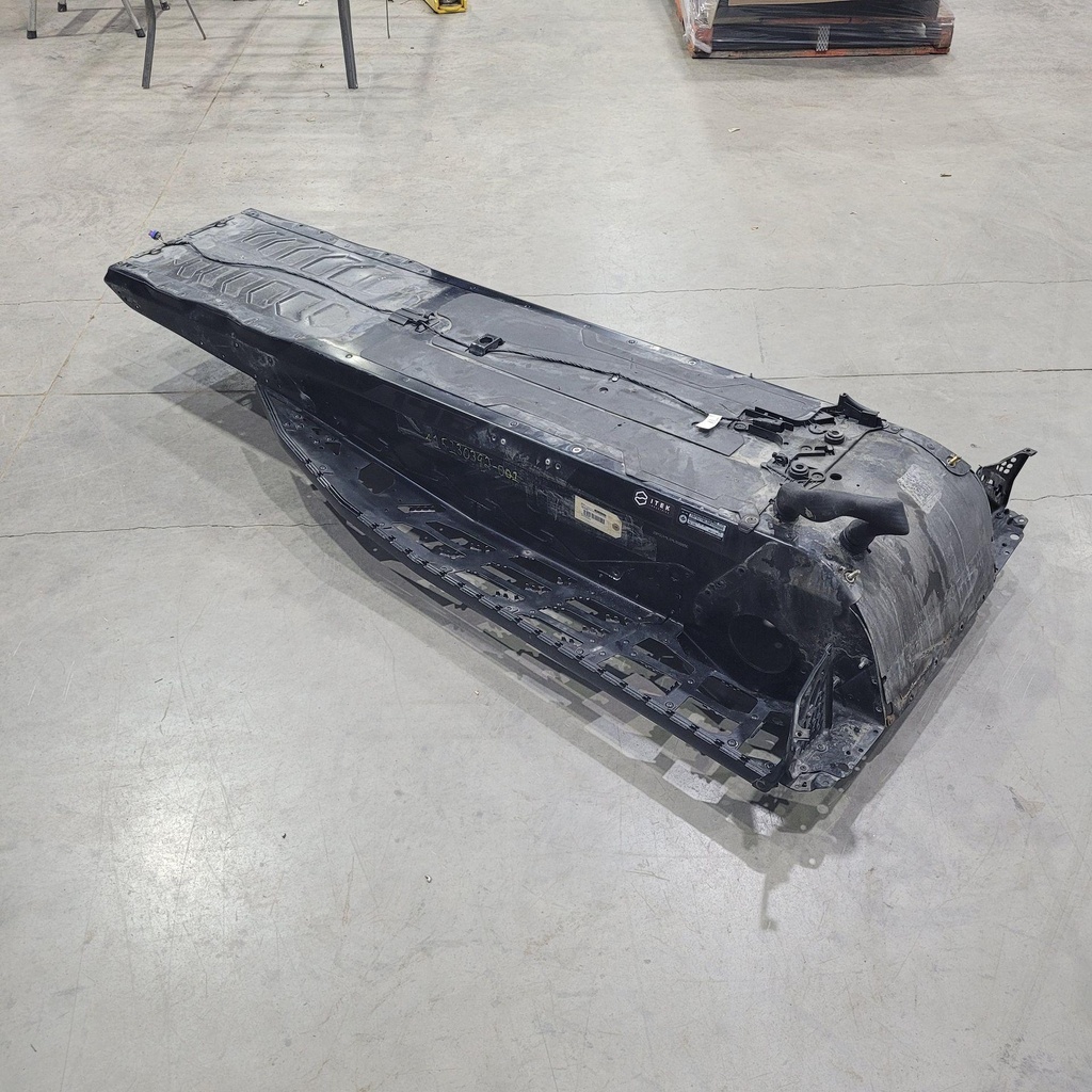 [415130392-001] (new ref. 415130561) deep black, chassis tunnel module 146" model deep black with 146" rear suspension