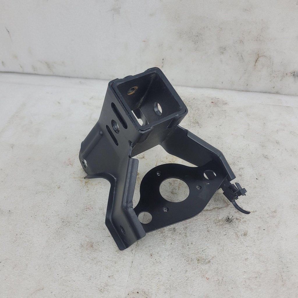 [CF02577] towing bracket maud spirit black (CF02577)