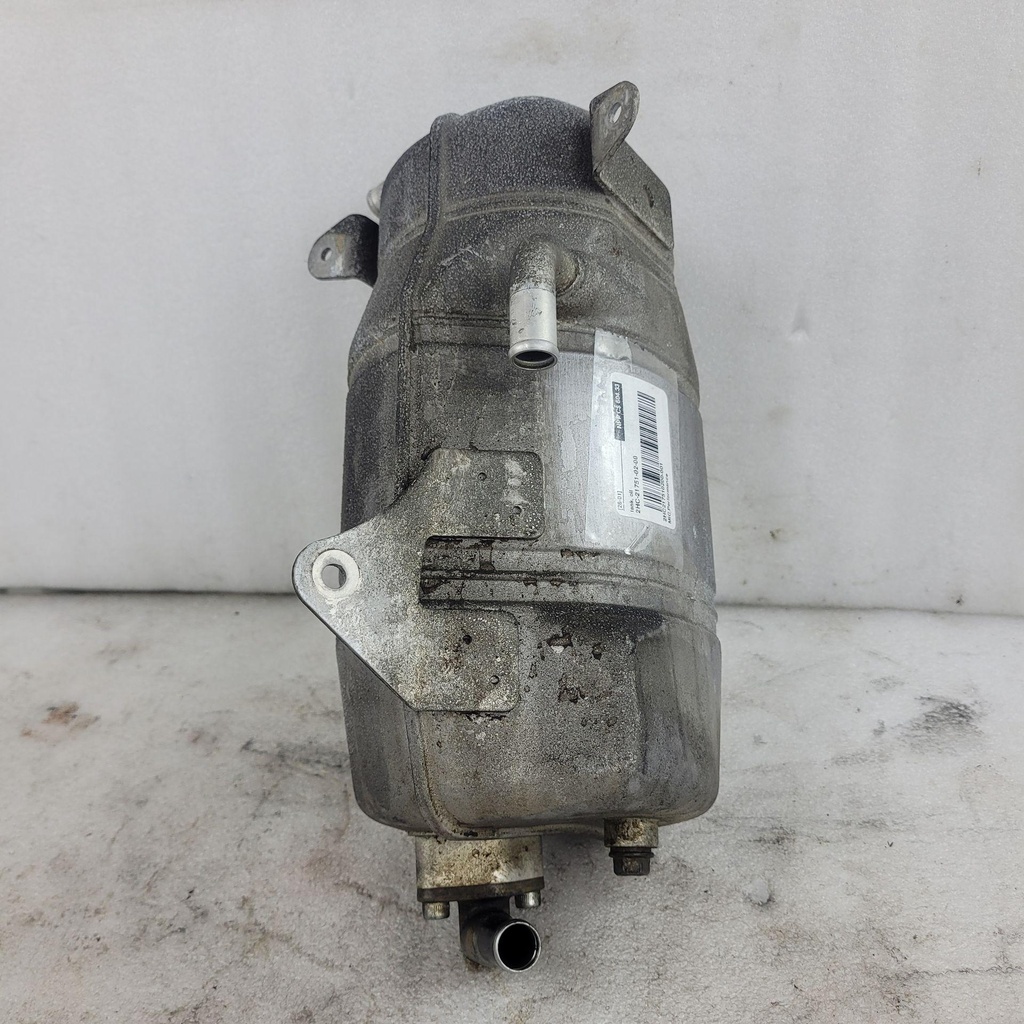 [2HC217510200-001] tank, oil