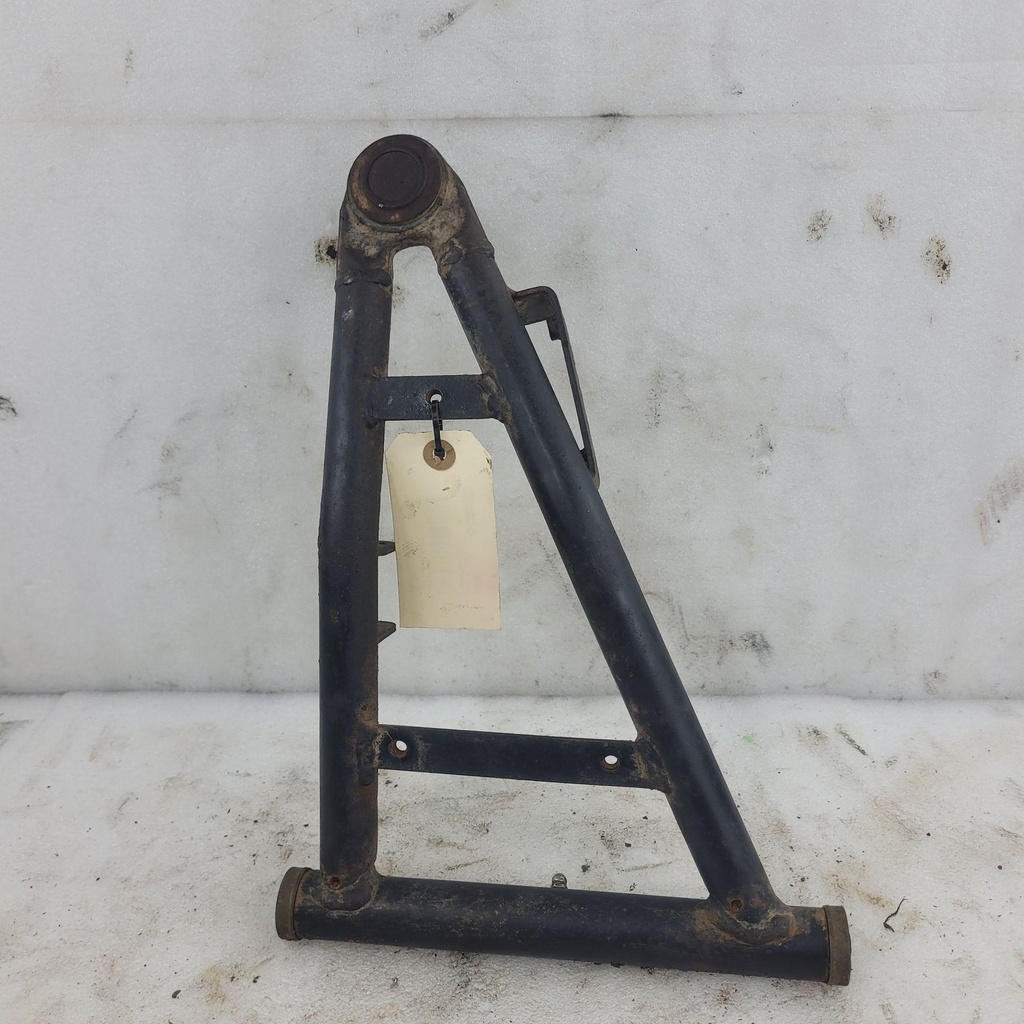 [CF02133] front lower swing arm,rh