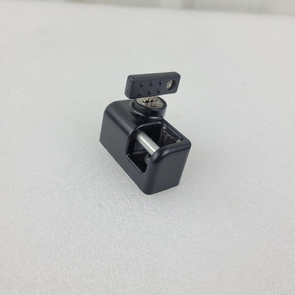 [95700-41821-001] lock set helmet