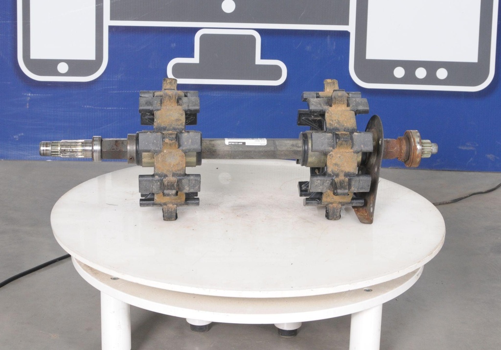 [8GL475110000-001] AXLE, FRONT