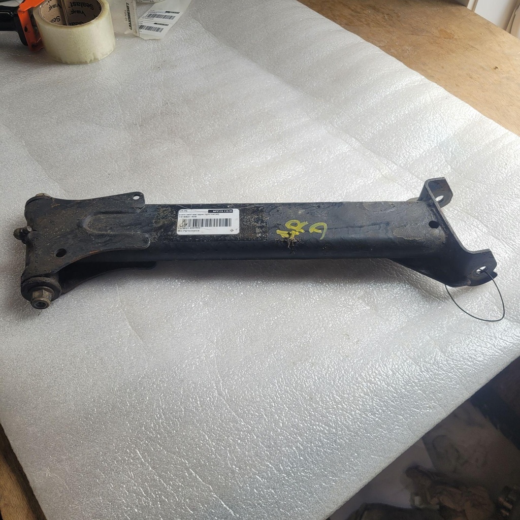 [1018821-458-001] a-arm weld rear upper right mat[ab] (1018821-458-001)