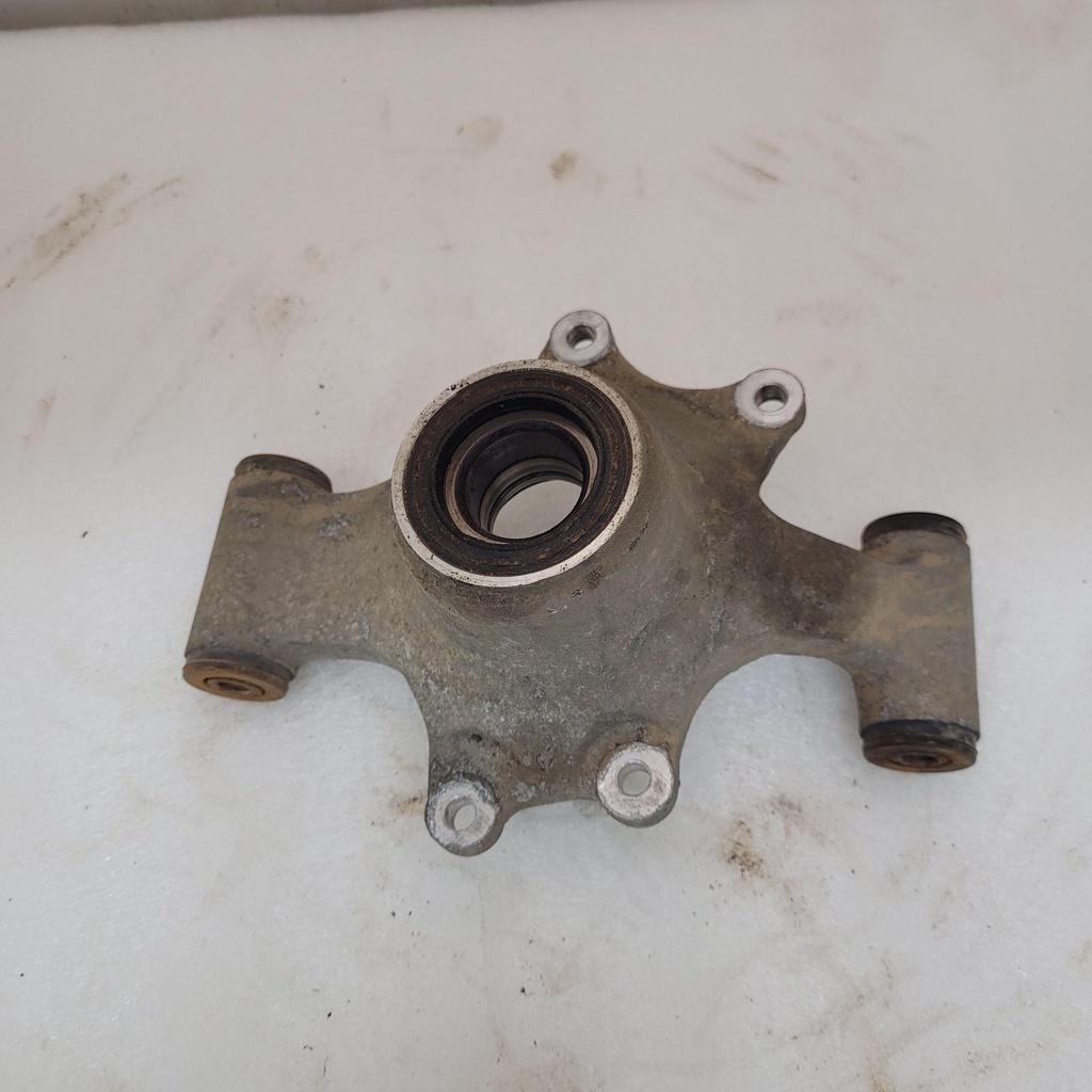 KNUCKLE, REAR RH-ASSY