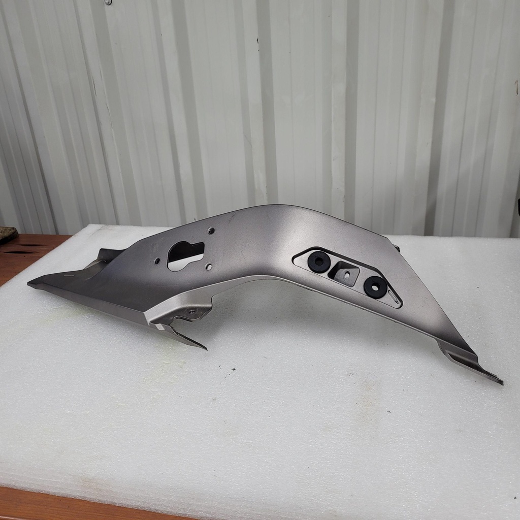 [517308320-001] lh rear hood