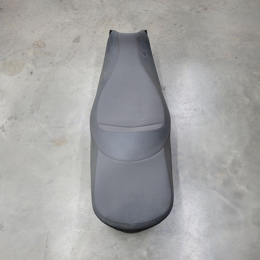[510007552-001] seat cover model platinum silver satin