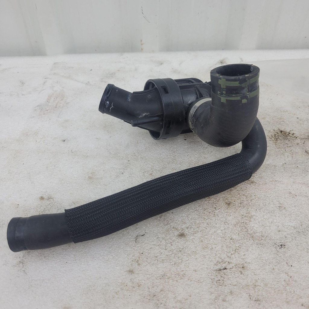 [420822837-001] Thermostat Housing