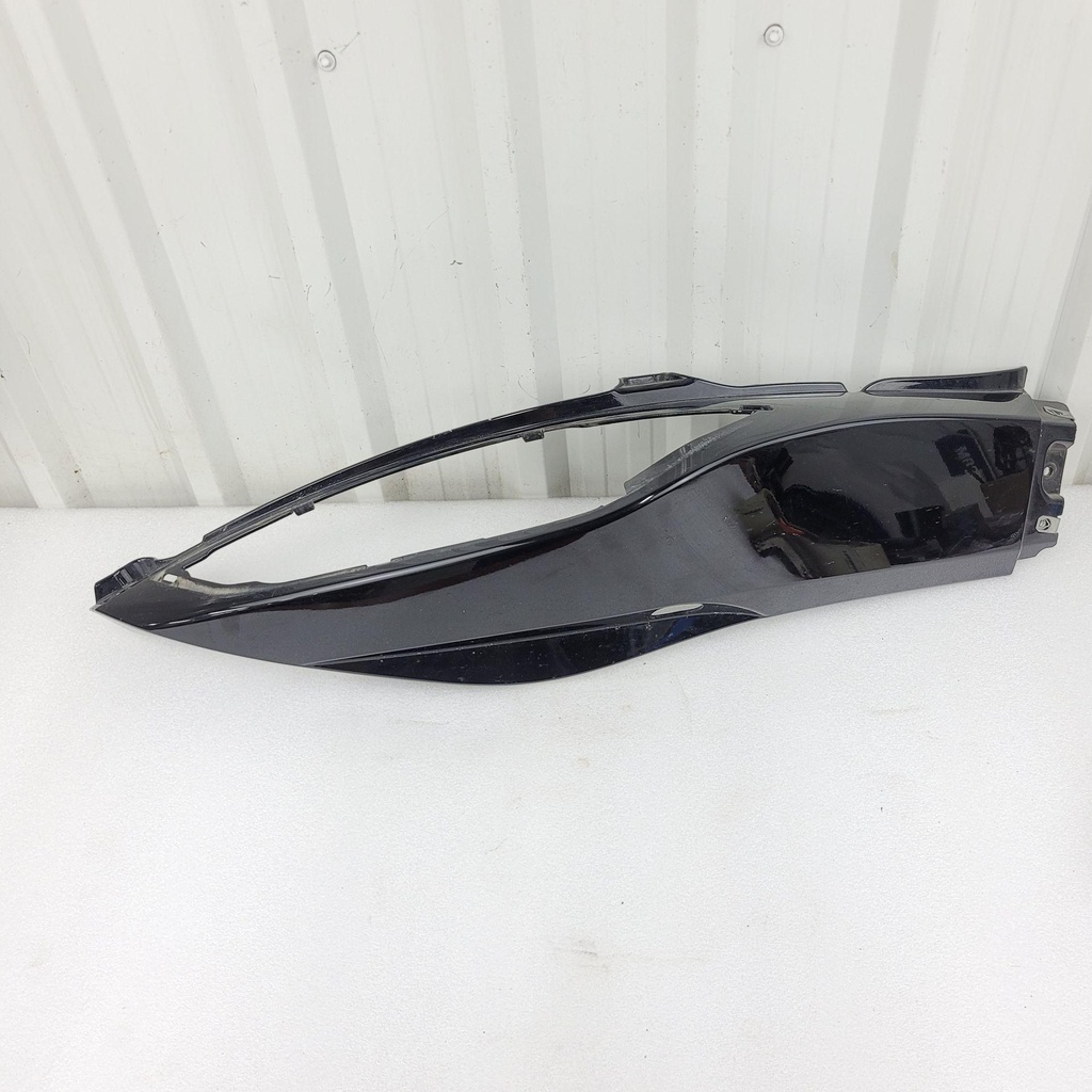 [705002561-001] lh front panel, black (705002561-001)