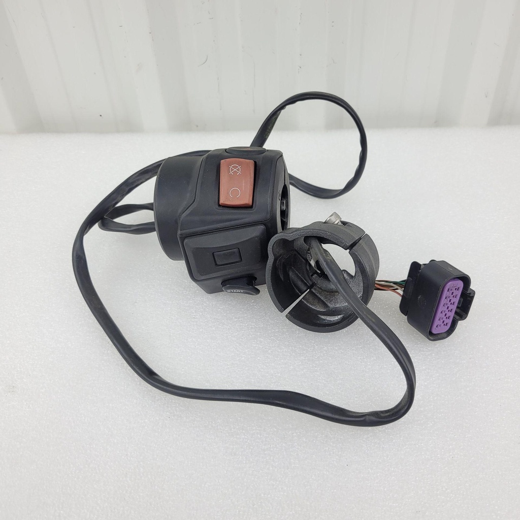 [710004104-001] (new ref. 710004582) rh switch housing package-std
