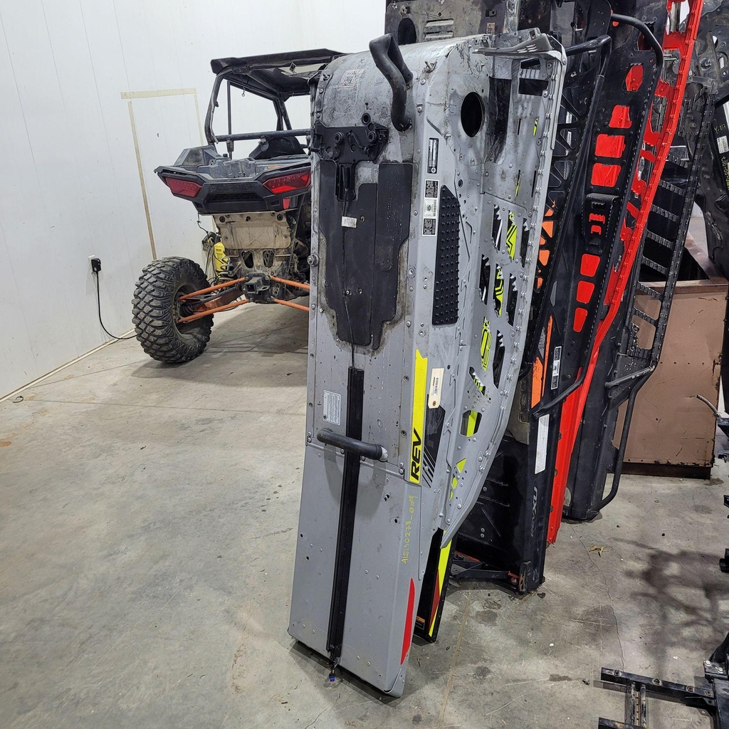 [415130278-001] MODULE CHASSIS TUNNEL 137 INCH B-282