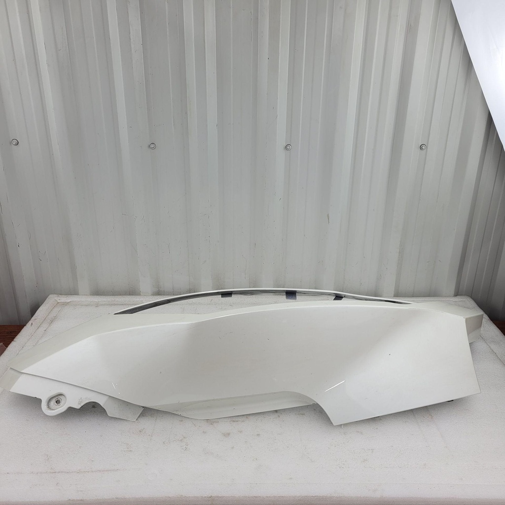 [705005069-001] (new ref. 705006196) rh front panel, white pearl