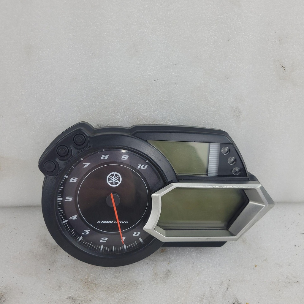 [8HF835000000-001] (new ref. 8hf-83500-10-00) speedometer assy (mph)