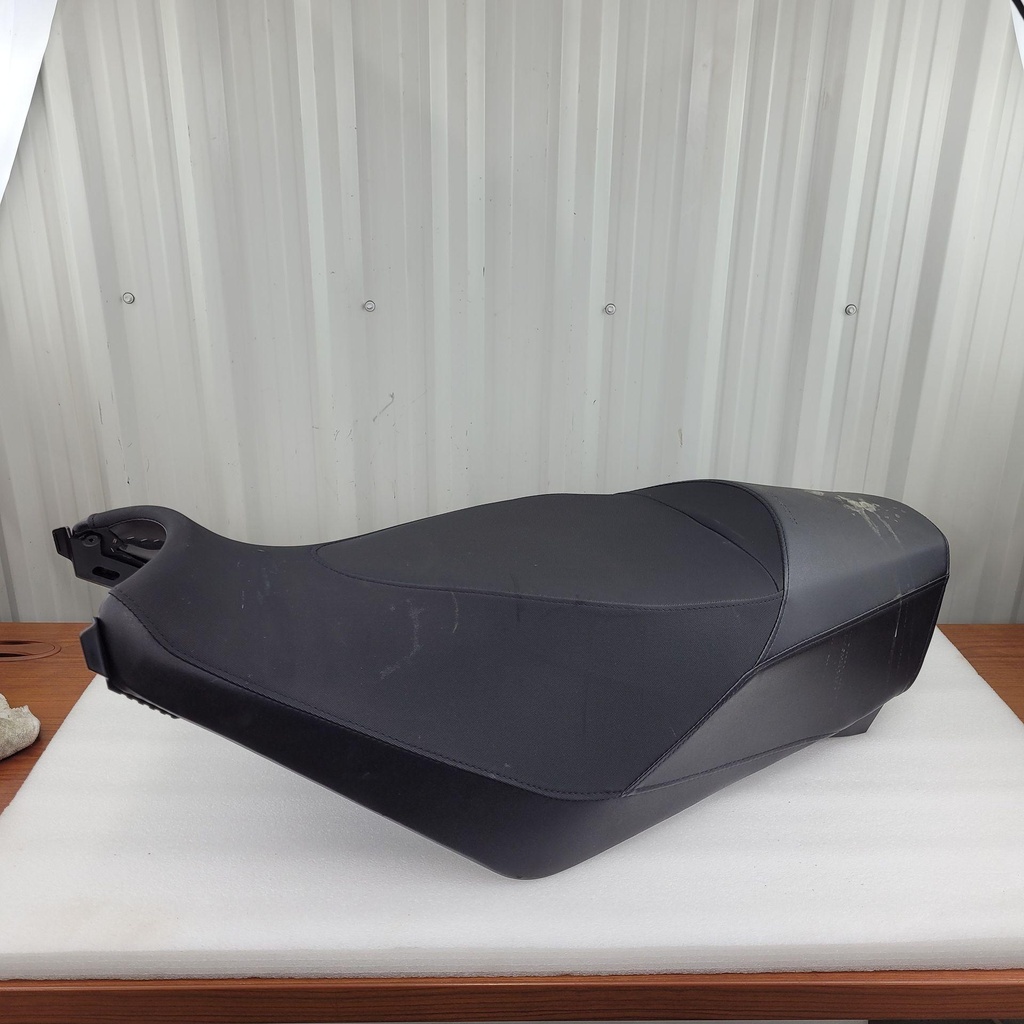 [510007520-001] seat cover model deep black