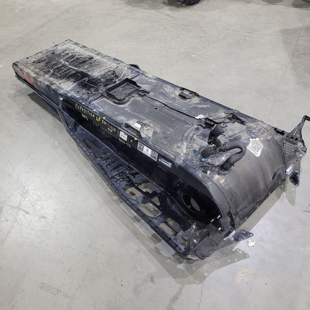[415130583-001] (new ref. 415130861) deep black, chassis tunnel module 154"