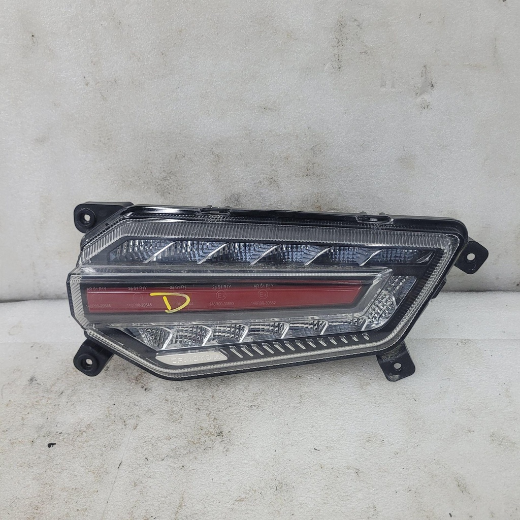 [CF02483] rh taillight (CF02483)
