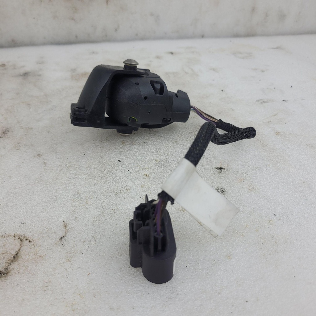 [512061406-001] throttle housing ass'y