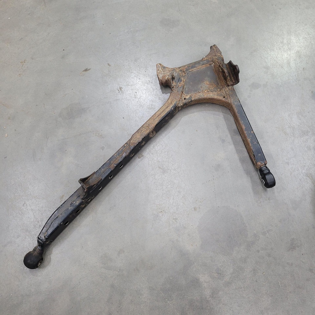 [2HCF21070100-001] RH LWR ARM - 2HC-F2107-01-00 YAMAHA (2HCF21070100-001)
