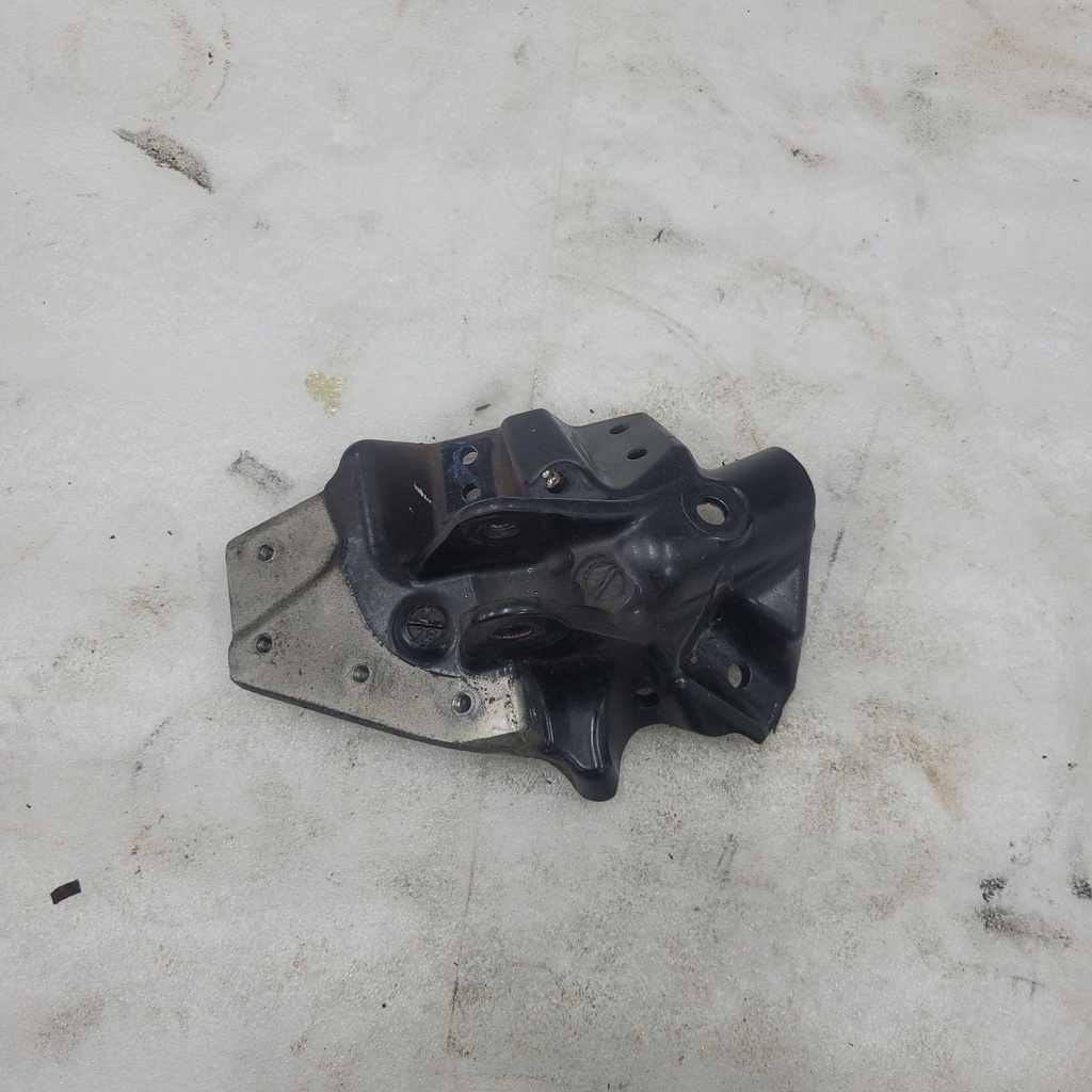 [8JPF377J1000-001] . .holder, absorber 2 (8JPF377J1000-001)
