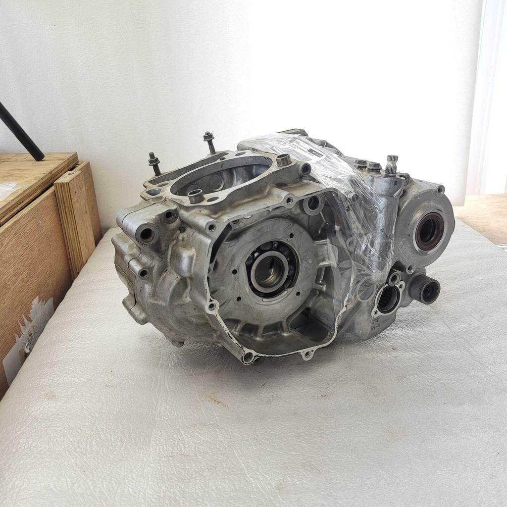 [3502-009-001] ARCTIC CAT Crankcase Set - 3502-009