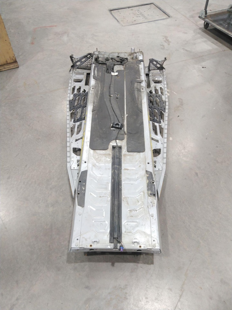 [415130235-001] silver module chassis tunnel 129 inch packages blizzard & x - hyper silver frame (415130235-001)