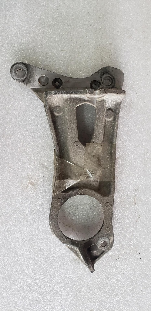 [518327133-001] (new ref. 518327460) driven pulley support (518327133-001)