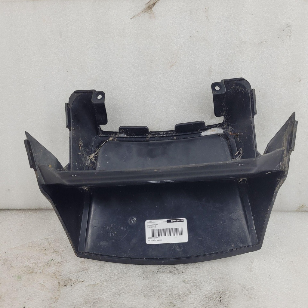 [5606-063-001] hood, taillight (5606-063-001)