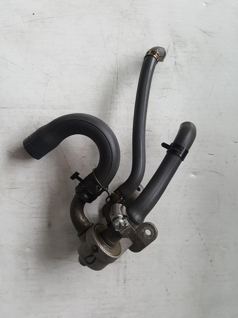 [8ES135200000-001] valve assy (8ES135200000-001)