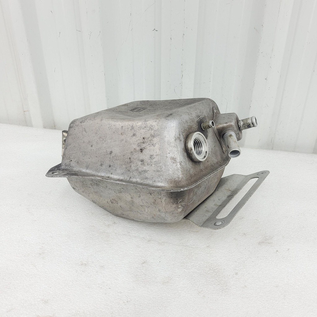 [8FG217510200-001] tank, oil (8FG217510200-001)
