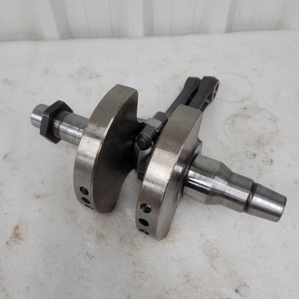 [420684794-001] (new ref. 420890567) crankshaft