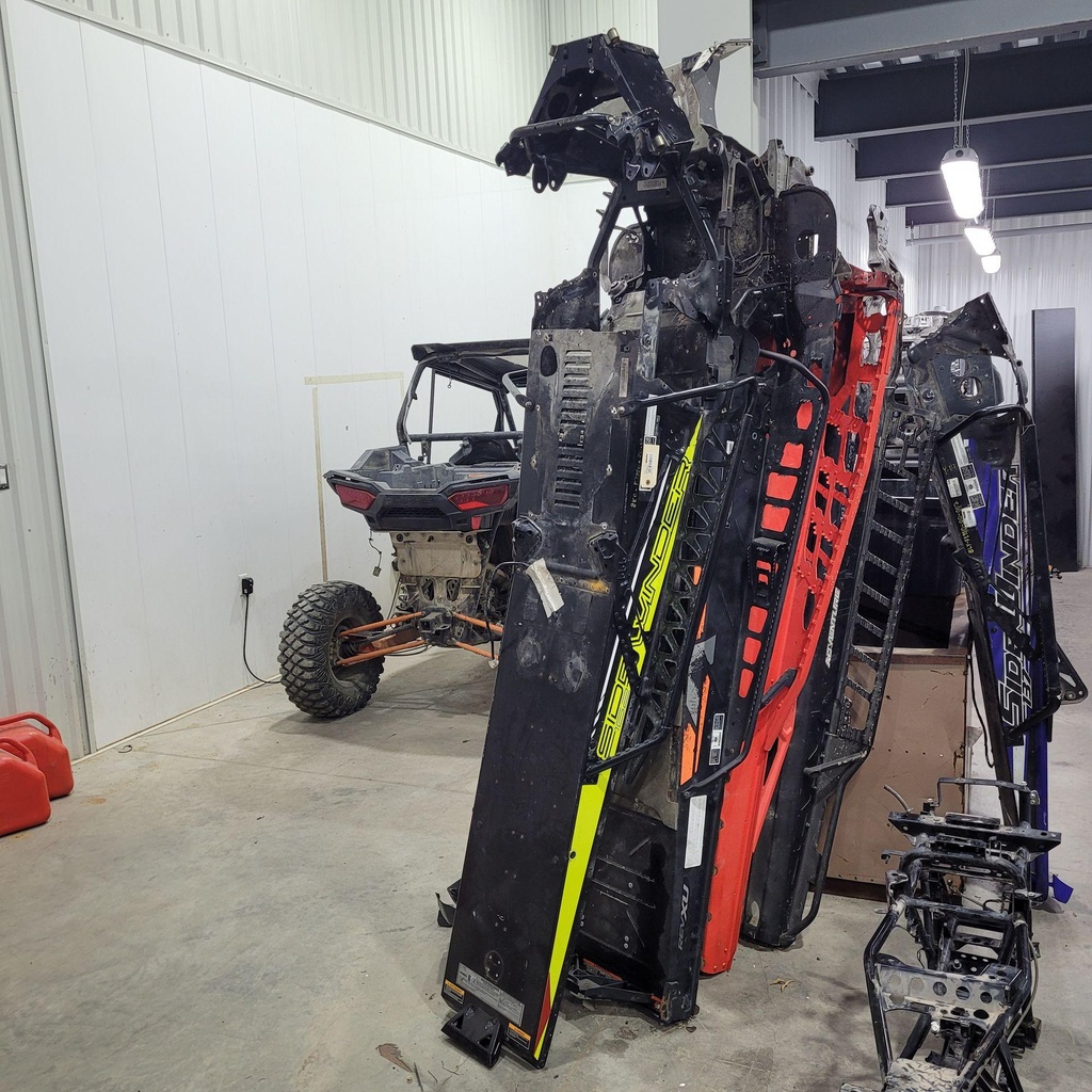 [8KCF19502000-001] rear frame comp