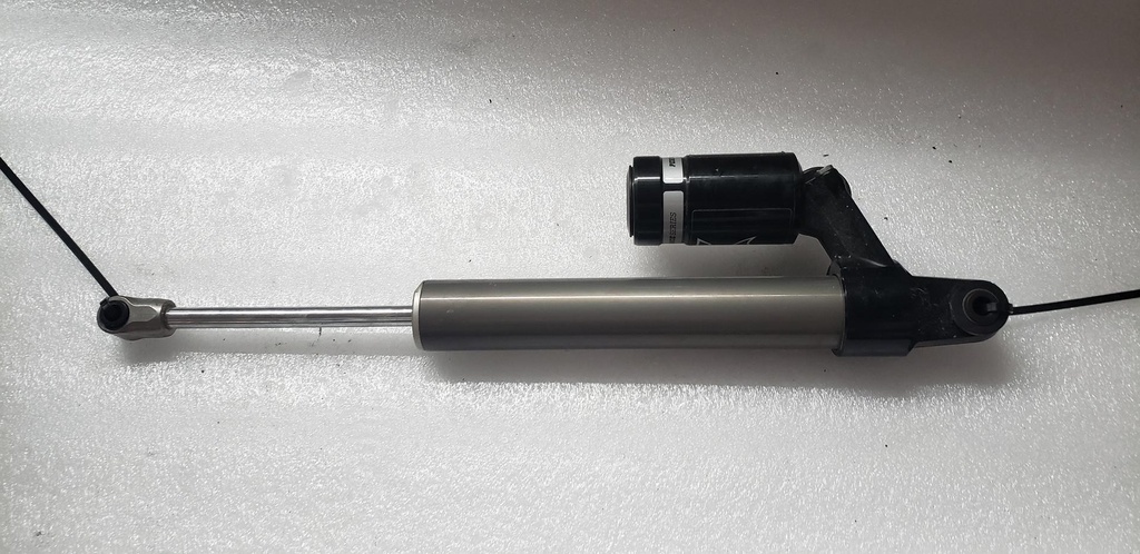 [7044624-001] REAR TRACK FOX SHOCK (7044624-001)