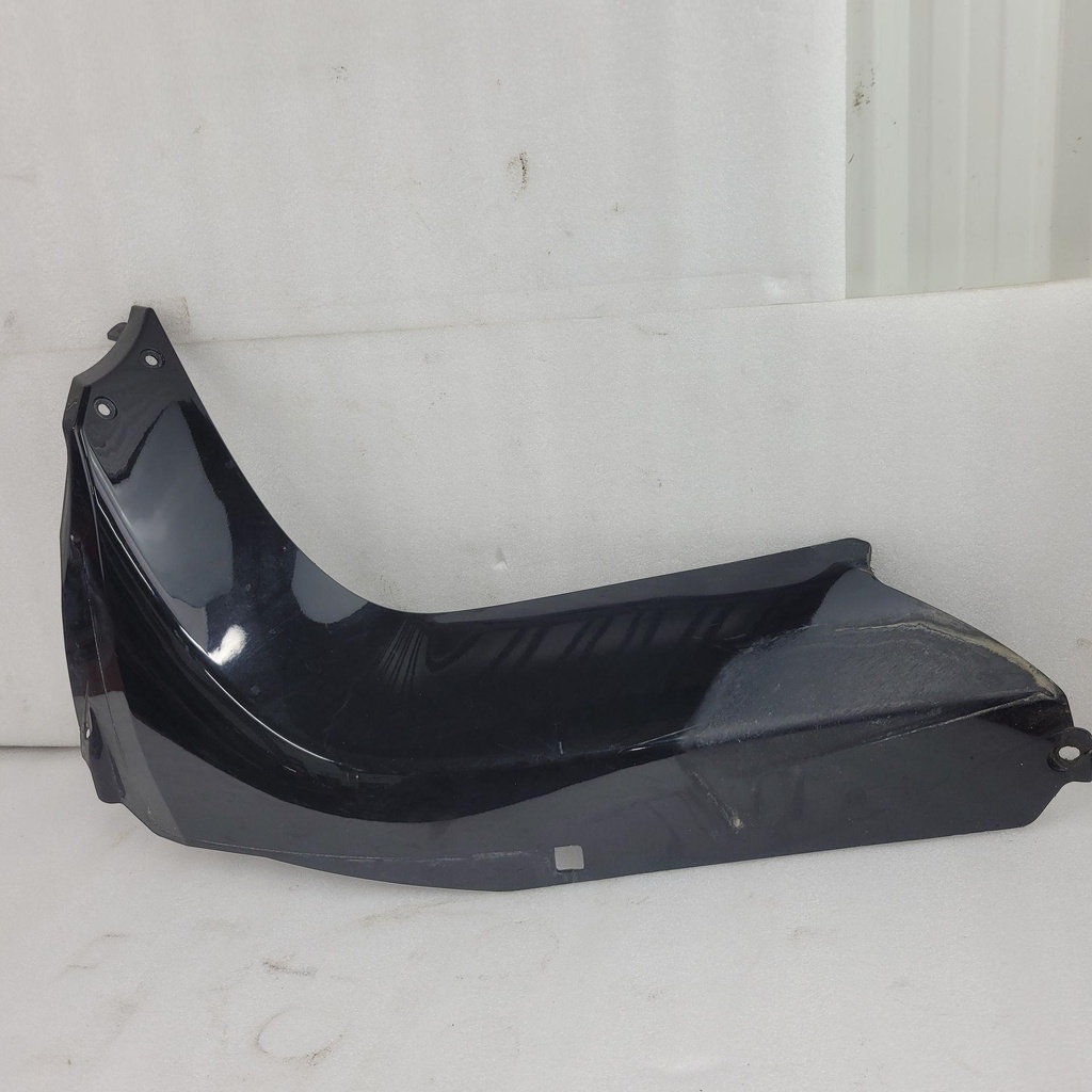 [4706-684-001] spar, rear - right black